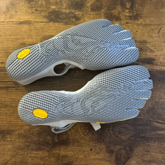 Vibram Women's V-Soul Silver FiveFingers - Picture 5 of 5